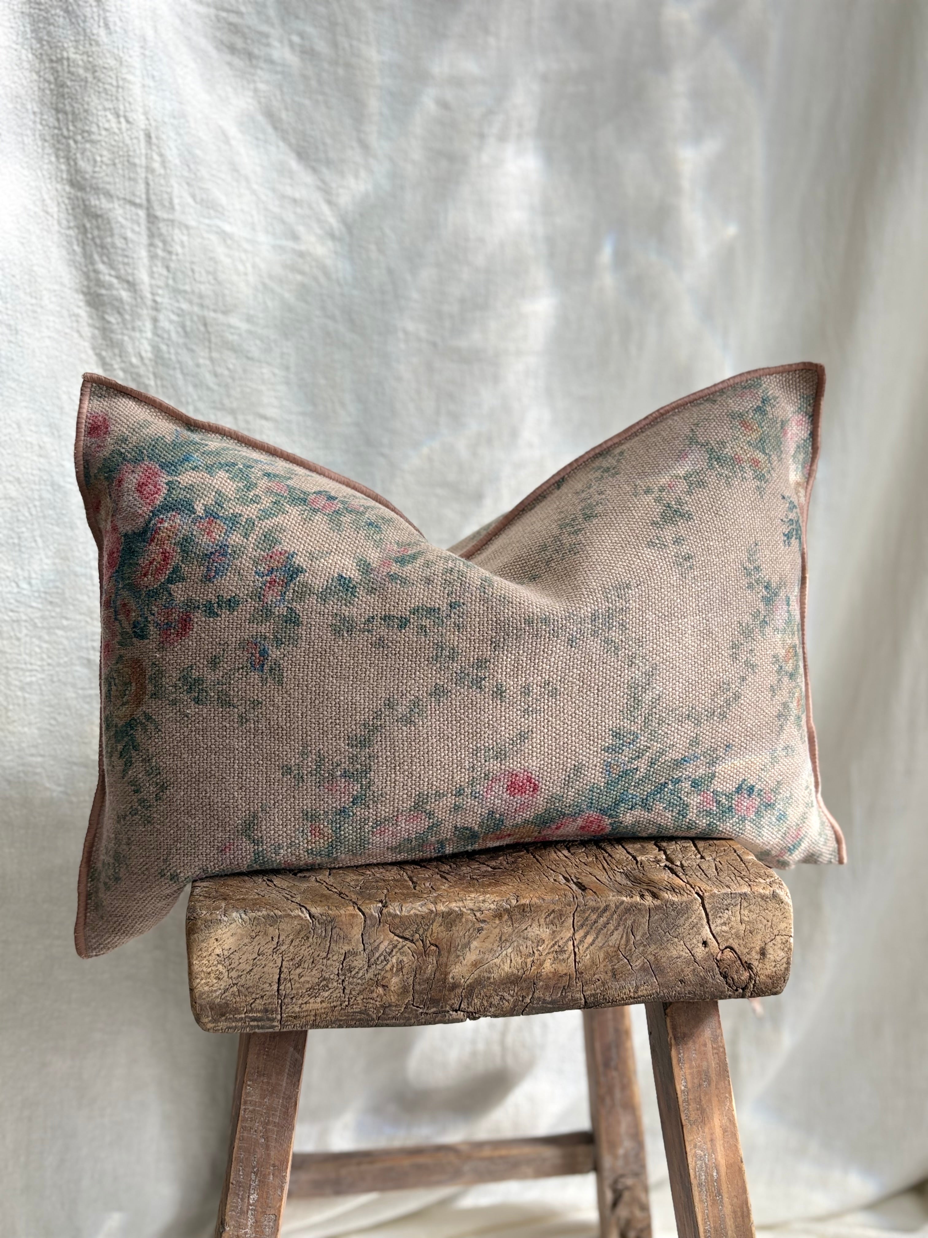 Maison de Vacances Cushion Vice Versa Printed Wabi Sabi Linen, Pompadour 16" x 24"