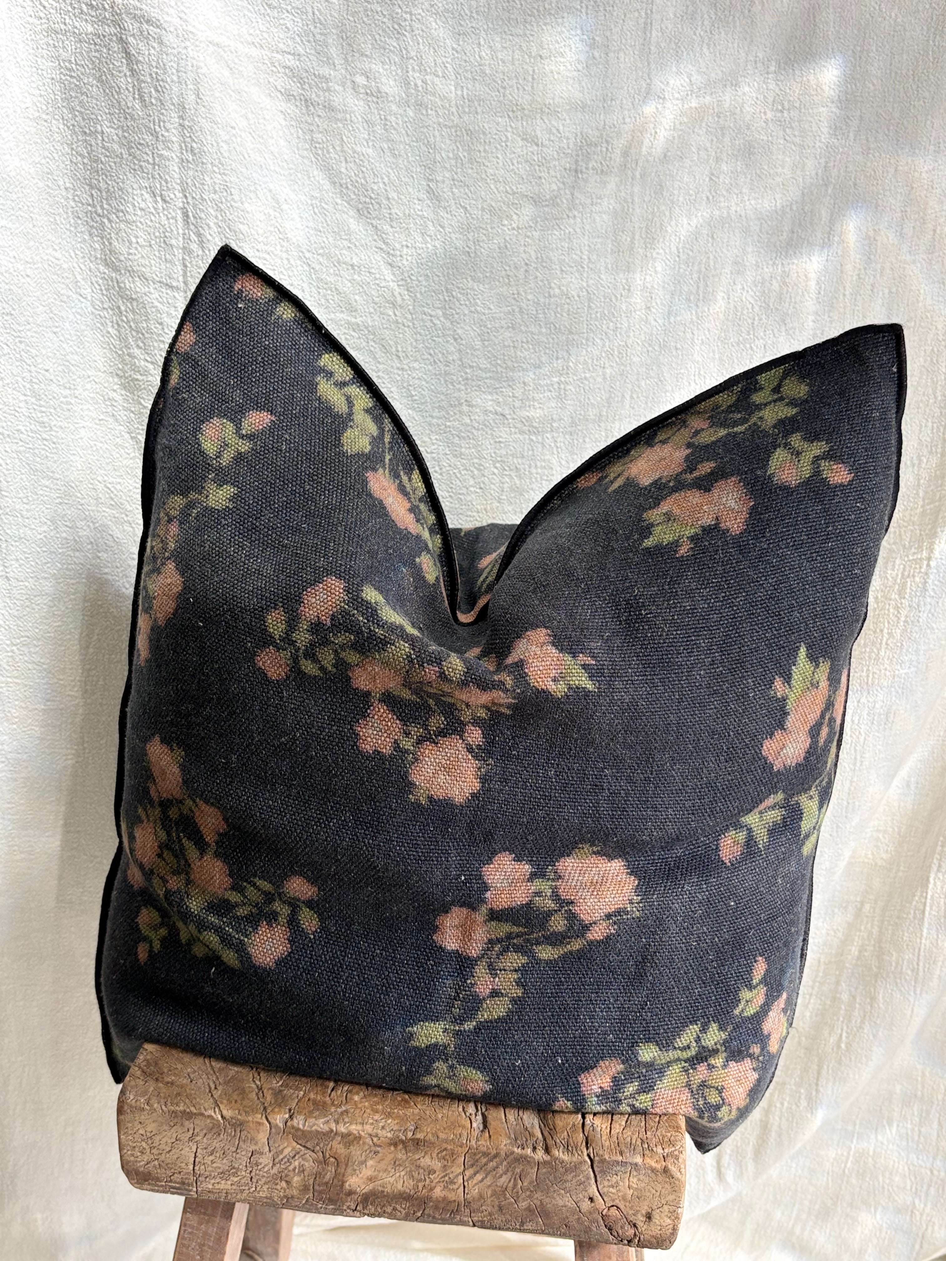 Maison de Vacances Cushion Vice Versa Printed Wabi Sabi Linen Les Roses 26" x 26"