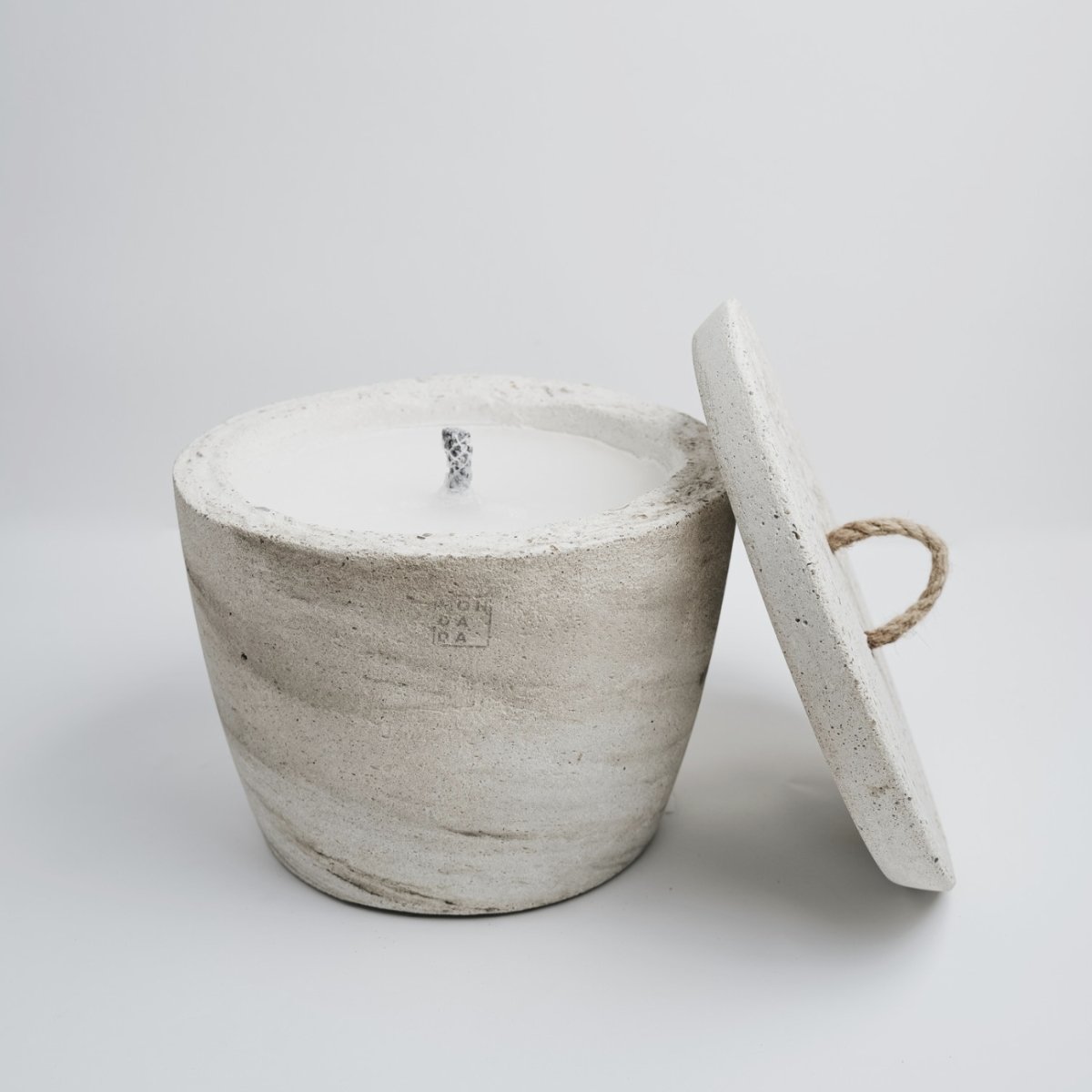 Outdoor Urban Candle XL Ecru with Lid, Neutral Scent - Homebody Denver