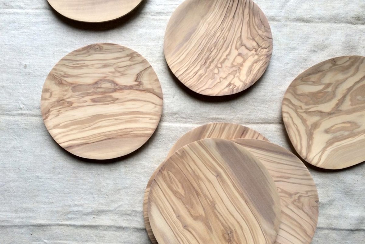 8" Carved Italian Olive Wood Plate